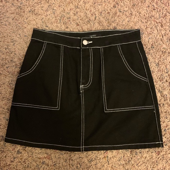 🖤NWOT CONTRAST STITCH MINI SKIRT - Picture 2 of 3